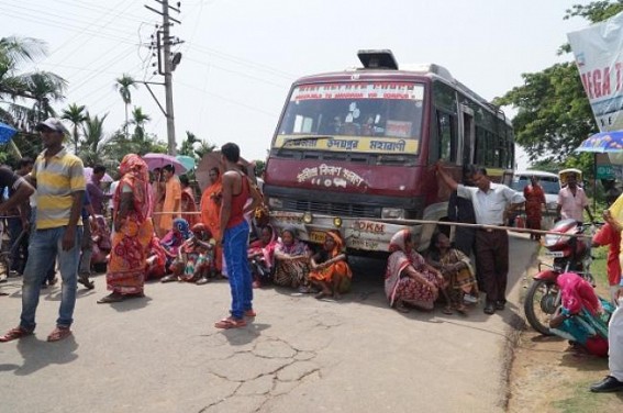 Road blockade organized at Agartala- Sabroom National Highway, demanding proper investigation of the mysterious murder of convict in police lock up
